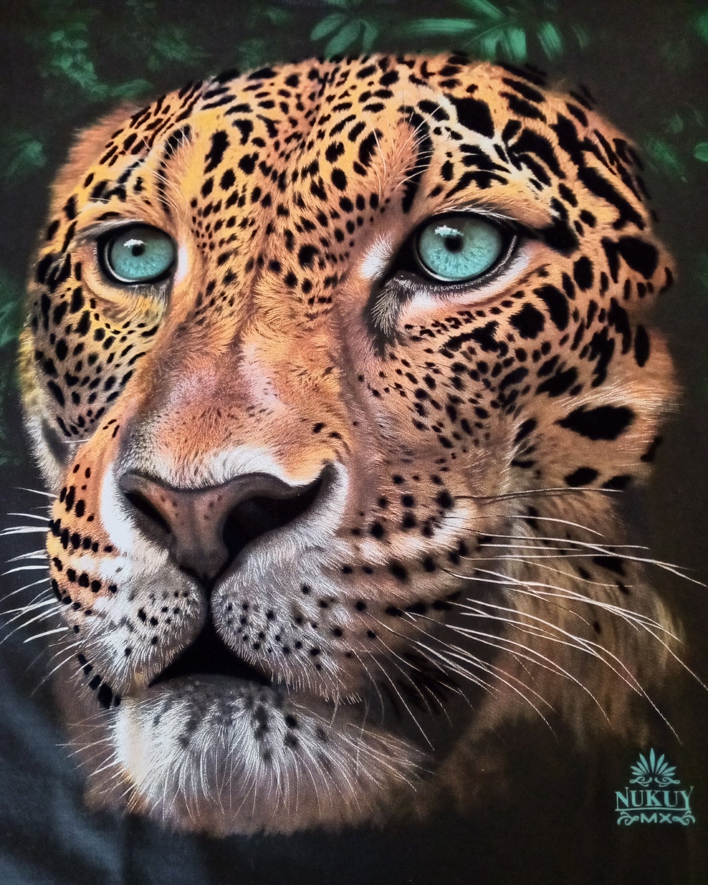 PLAYERA NUKUY OJOS EN LA NOCHE