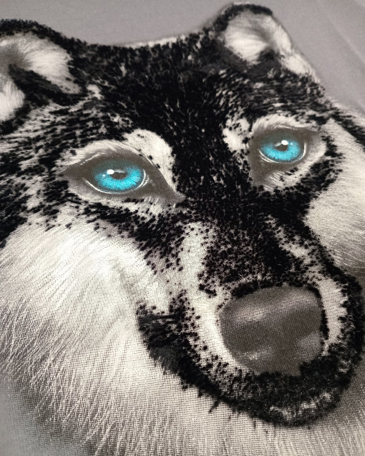 PLAYERA BLUE EYES WOLF